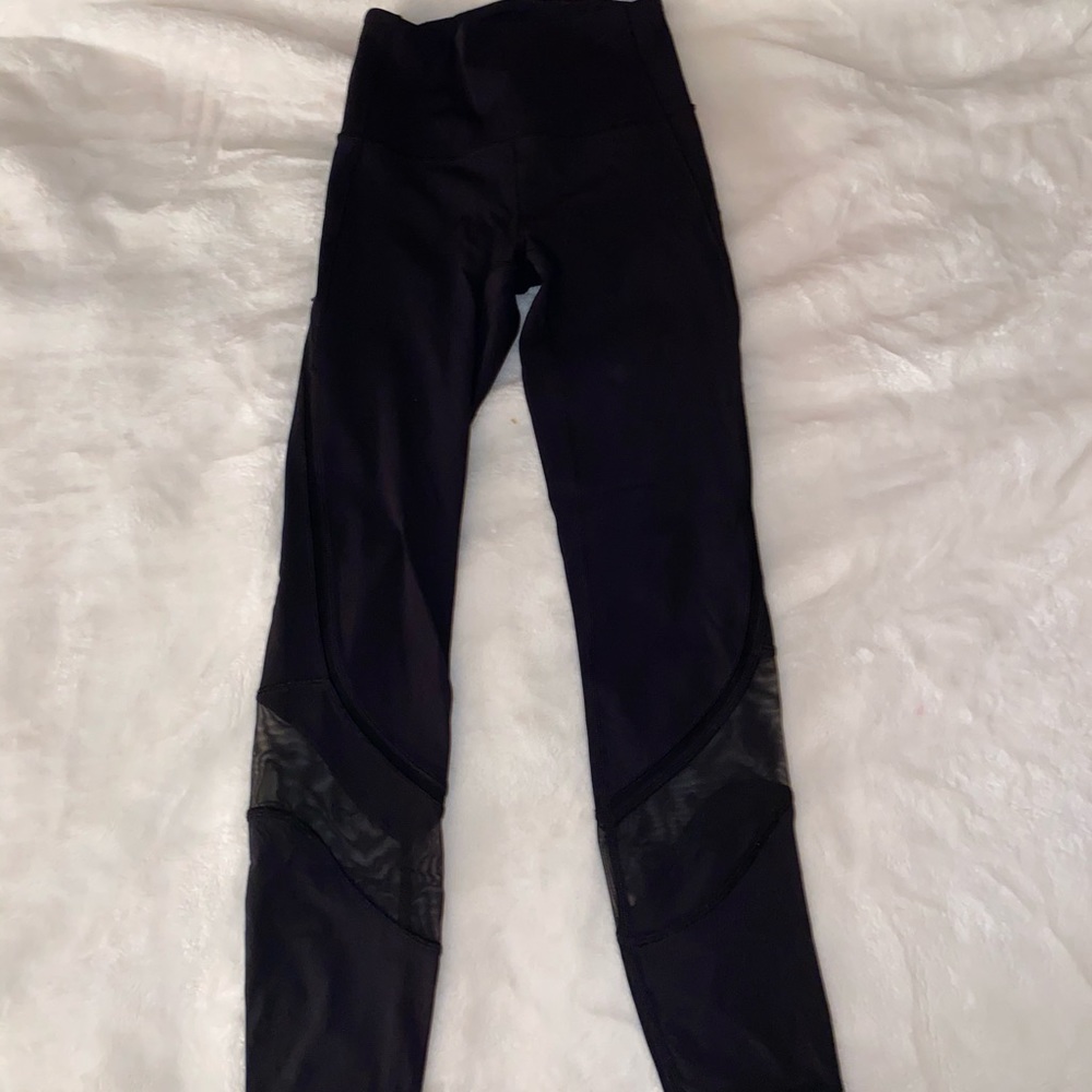Black lululemon mesh leggings